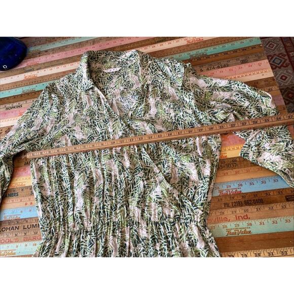 CAbi M Faux Wrap Dress Green Leaf Print 3/4 Sleeve V Neck #280 Soft Rayon EUC - Picture 11 of 13